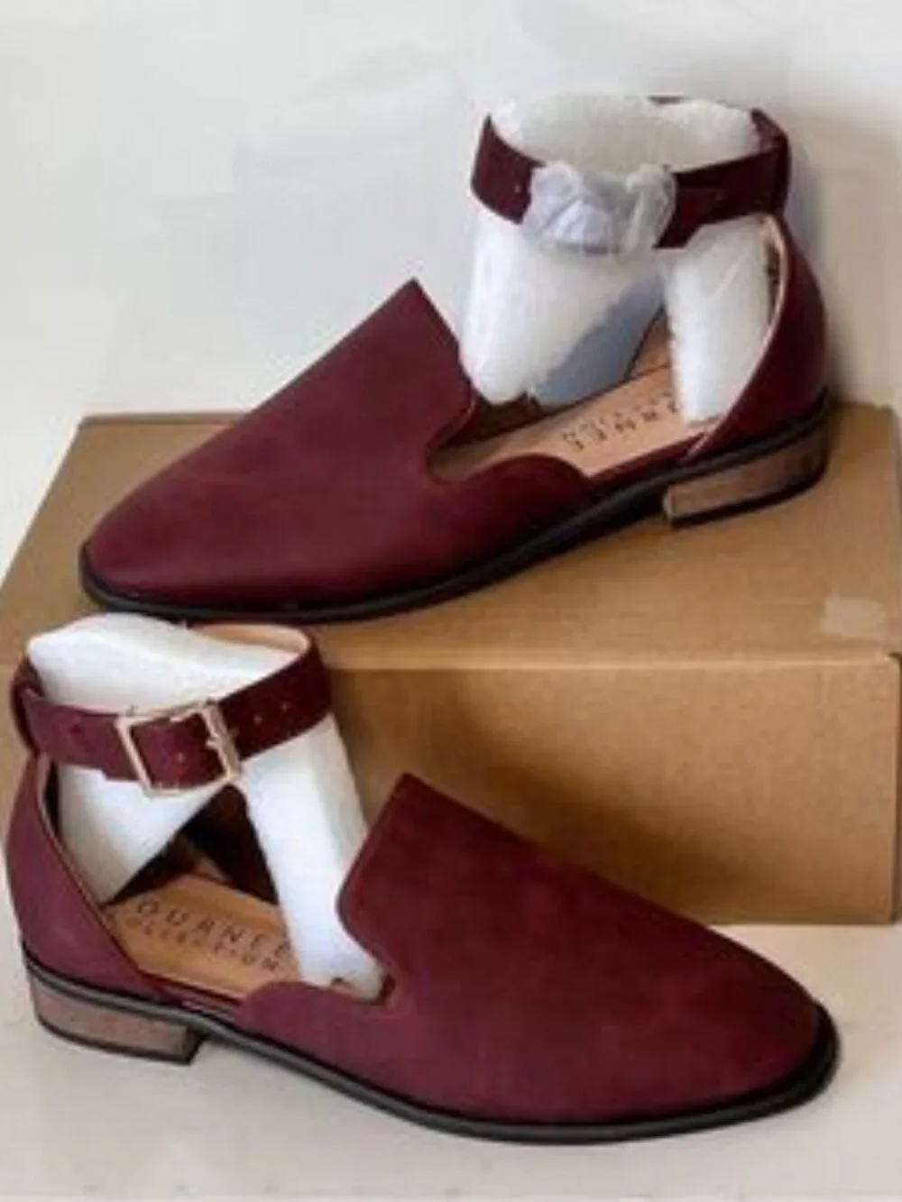 Journee Collection Loreta Flat